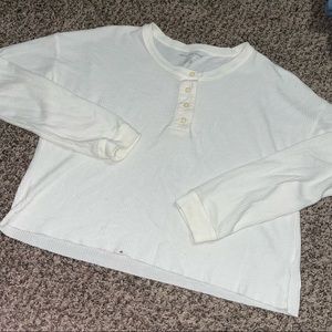 Cropped waffle knot quarter button top